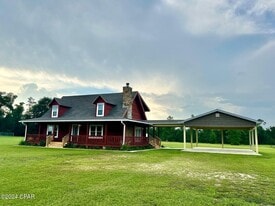 4158 Thompson Rd in Marianna, FL - Building Photo