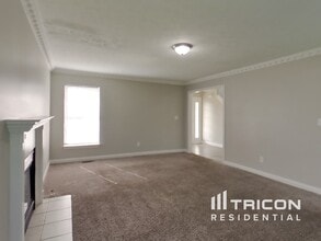4609 Clairmont Dr in Columbus, IN - Building Photo - Building Photo