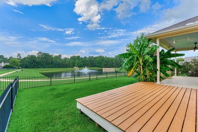 property at 8007 N Tarrytown Crossing Dr