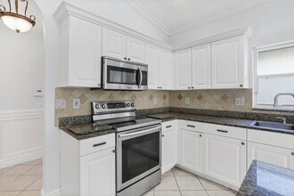 7607 Colony Lake Dr in Boynton Beach, FL - Foto de edificio - Building Photo