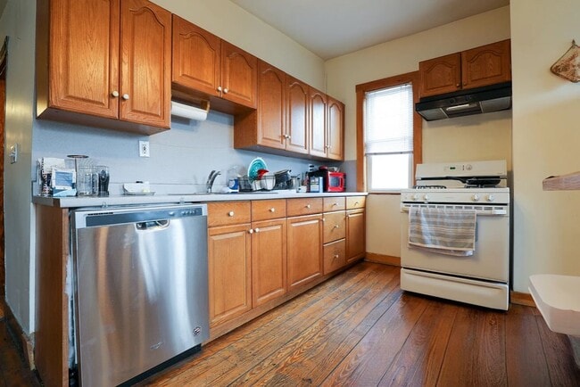 346 Faneuil St, Unit 2 in Boston, MA - Building Photo - Building Photo