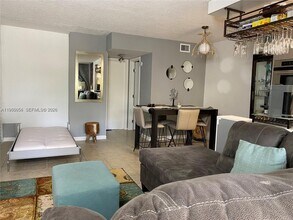 1425 Arthur St in Hollywood, FL - Building Photo - Building Photo