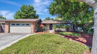 939 Poplar Ave in Sunnyvale, CA - Building Photo