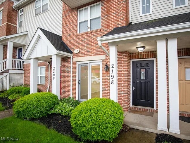 2198 Noble Rd in Cleveland Heights, OH - Building Photo - Building Photo