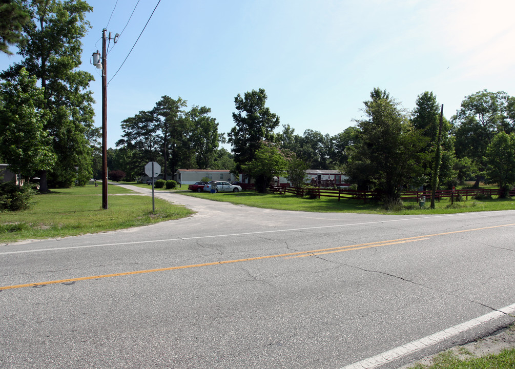 1120 Village Rd NE in Leland, NC - Building Photo