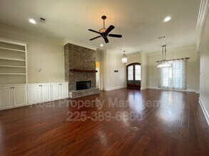 10950 Hillpark Ave in Baton Rouge, LA - Building Photo - Building Photo