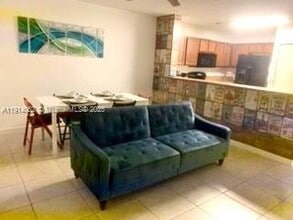 1018 Foster Rd in Hallandale Beach, FL - Building Photo - Building Photo