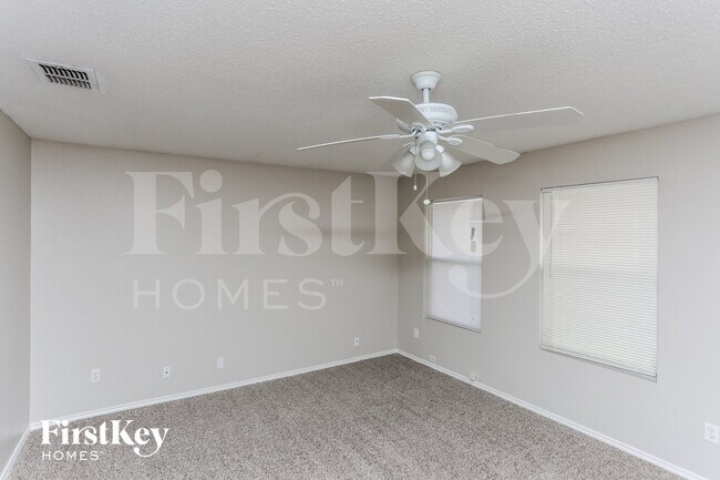 8709 Saddle Ridge Cir in Fort Worth, TX - Foto de edificio - Building Photo