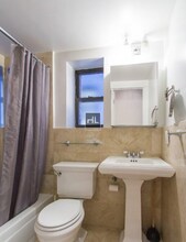 Mott Street, Unit 9 in New York, NY - Building Photo - Building Photo