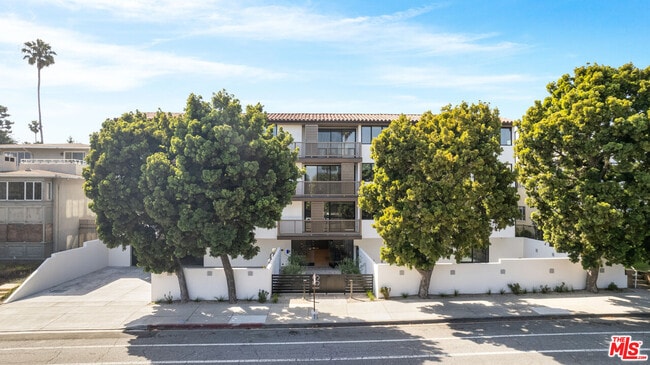 property at 153 San Vicente Blvd