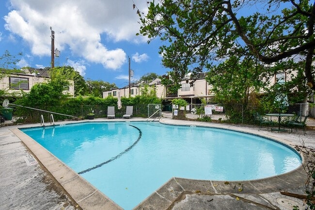 3010 Helena St in Houston, TX - Building Photo - Building Photo