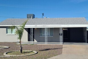 11334 W Duluth Ave in Youngtown, AZ - Building Photo