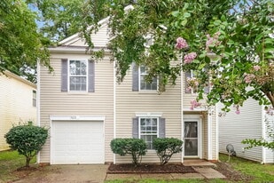 7010 Sycamore Grove Ct in Charlotte, NC - Building Photo
