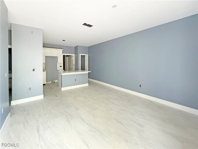 2103 French St in Ft. Myers, FL - Building Photo - Building Photo