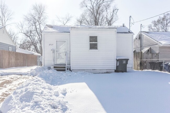 2717 E Washington Ave in Des Moines, IA - Building Photo - Building Photo