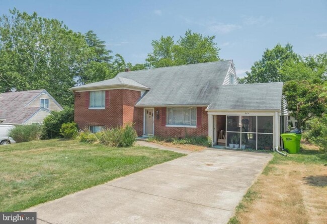 6811 Floyd Ave in Springfield, VA - Building Photo - Building Photo