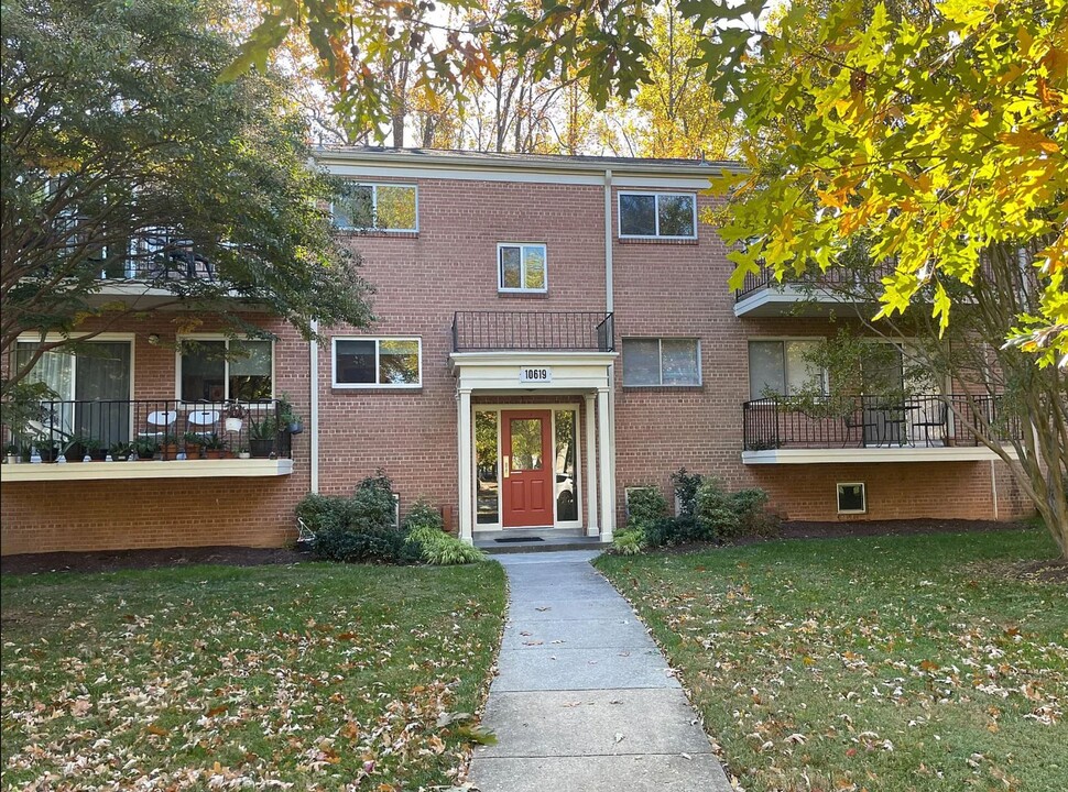 10619 Weymouth St in Bethesda, MD - Foto de edificio