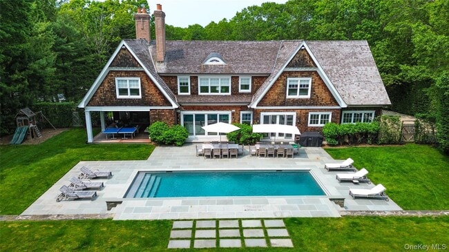 property at 14 West Hills Ct