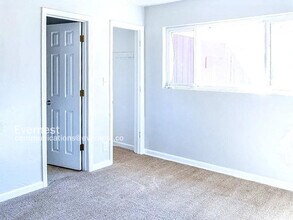 1050 Ash Ct in Thornton, CO - Building Photo - Building Photo