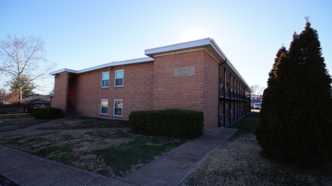 Chadwell Arms in St. Louis, MO - Building Photo - Building Photo