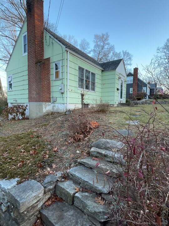 361 Mansfield Ave in Windham, CT - Building Photo