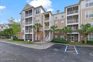 11251 Campfield Dr in Jacksonville, FL - Building Photo