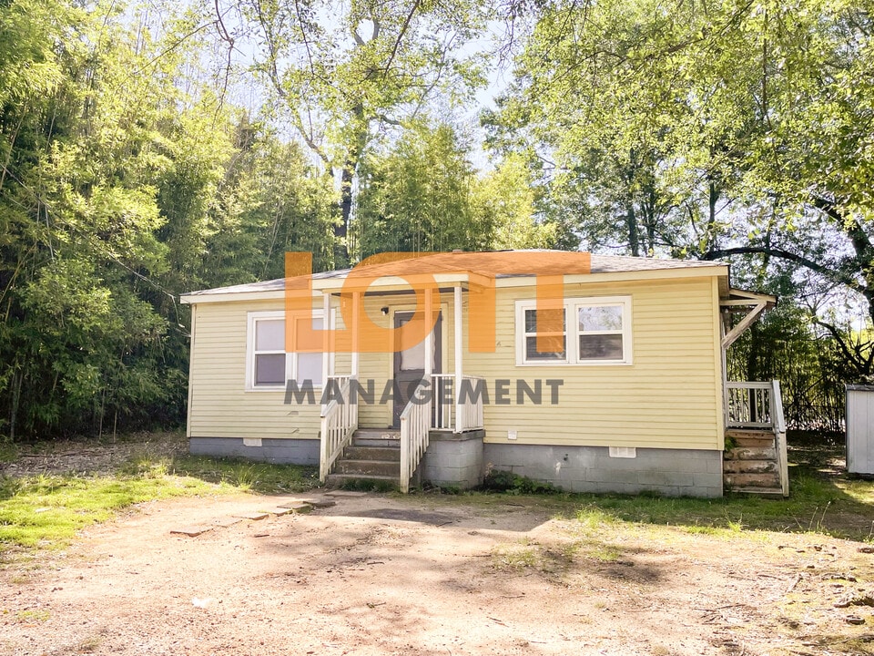 14 New St in Greenville, SC - Building Photo