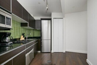 15 Platt St in New York, NY - Building Photo - Building Photo