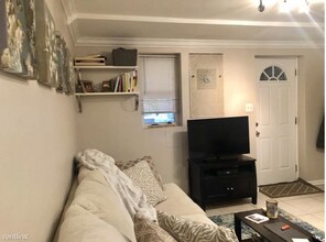 902 I St SE in Washington, DC - Foto de edificio - Building Photo