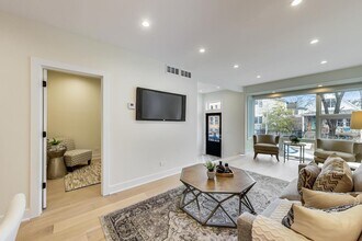1644 N Troy St in Chicago, IL - Building Photo - Building Photo