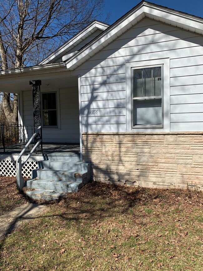 property at 3356 Avoca Rd