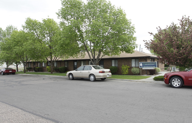 Ninth Avenue Apartments in Greeley, CO - Foto de edificio - Building Photo