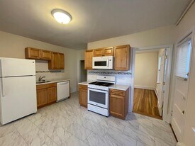 40 Linden Ave, Unit 1 in Somerville, MA - Building Photo