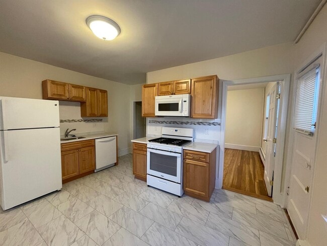 40 Linden Ave, Unit 1