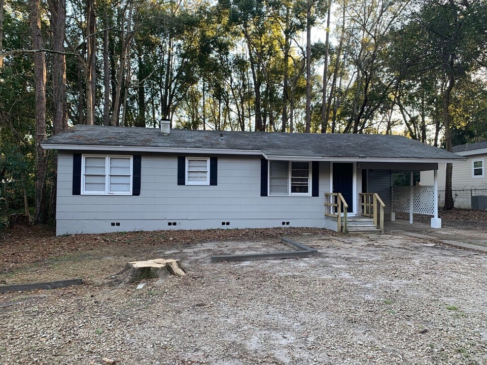 1621 Mayhew St in Tallahassee, FL - Building Photo