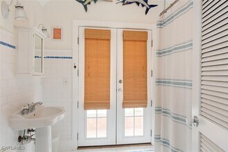 756 8th Ave S in Naples, FL - Building Photo - Building Photo