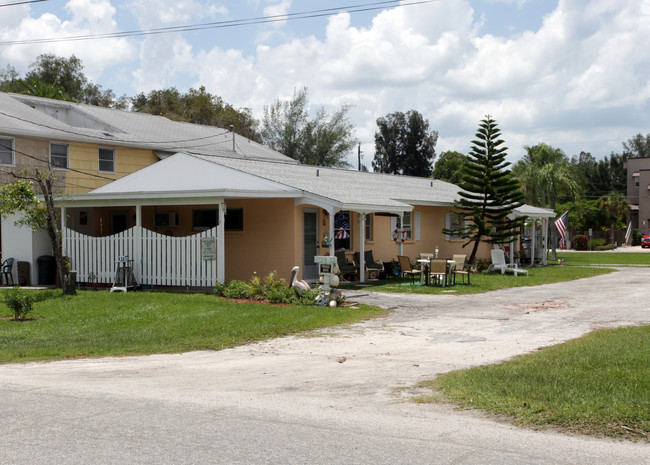 1028-1038 Point of Rocks Rd in Sarasota, FL - Building Photo - Building Photo