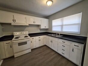 4102 Biscayne Rd in Indianapolis, IN - Building Photo - Building Photo