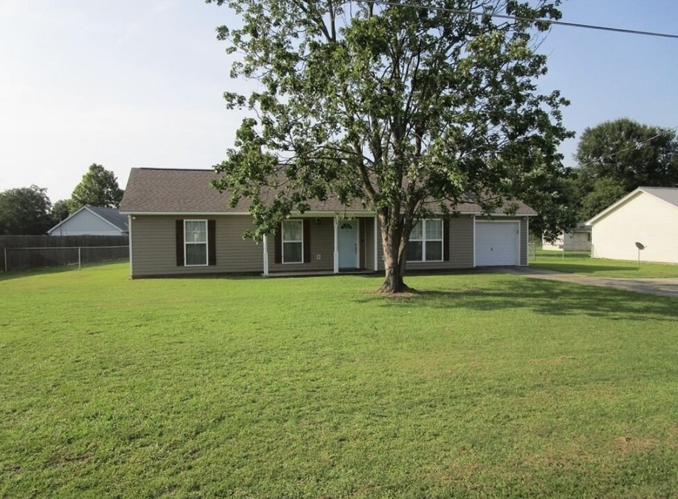 5261 County Road 68 in Dothan, AL - Building Photo