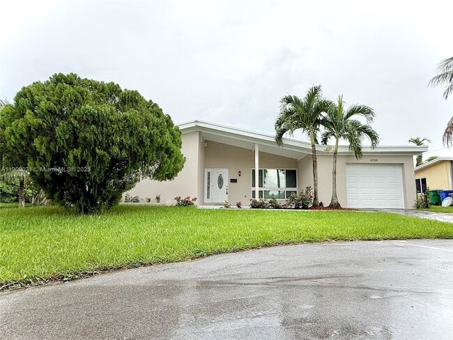 6708 Camelia Dr in Miramar, FL - Building Photo - Building Photo