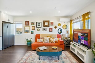 721 E 22nd St in National City, CA - Building Photo