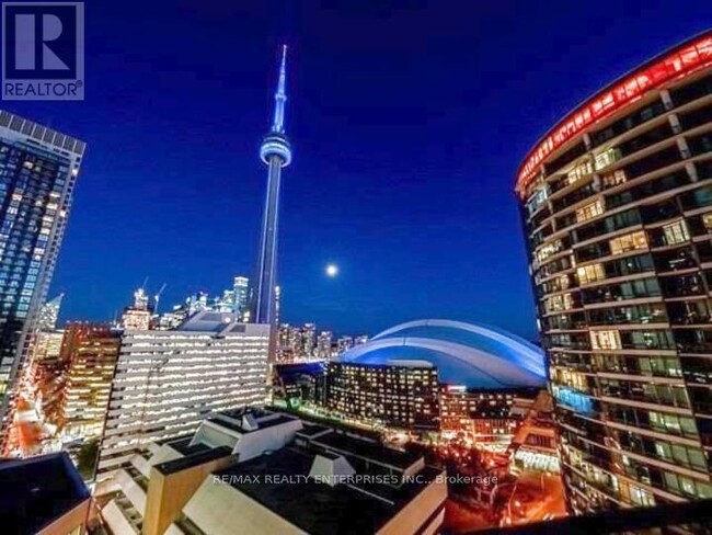 20-920 Blue Jays Way in Toronto, ON - Building Photo - Building Photo