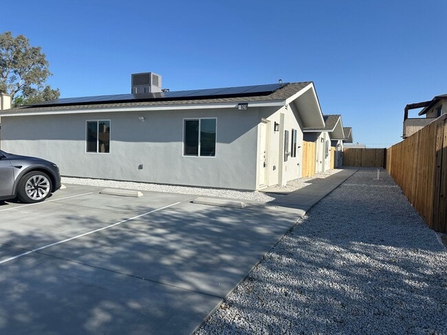 property at 928 W Perdew Ave