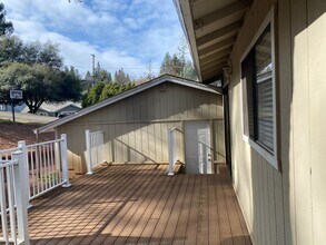 24986 Oro Valley Rd in Auburn, CA - Building Photo - Building Photo