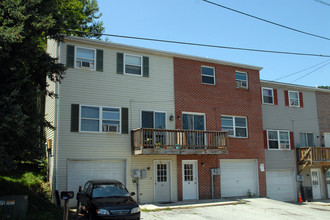 42-58 N Front St in York Haven, PA - Foto de edificio - Building Photo