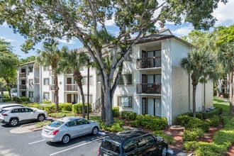 Cascades at the Hammocks in Miami, FL - Foto de edificio - Building Photo