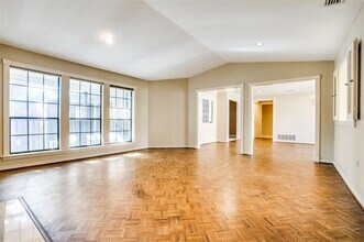 6045 Hillcrest Ave in Dallas, TX - Building Photo - Building Photo
