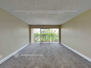 8761 Wiles Rd in Coral Springs, FL - Building Photo - Building Photo