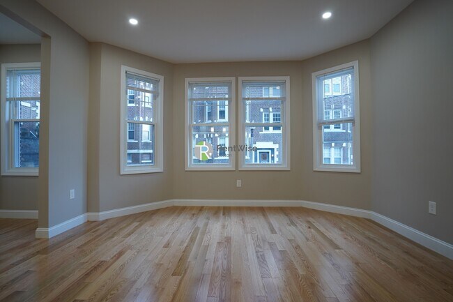 10 Lorraine Terrace in Boston, MA - Building Photo - Building Photo