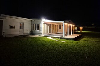 233 Magellan Dr in Sarasota, FL - Building Photo - Building Photo